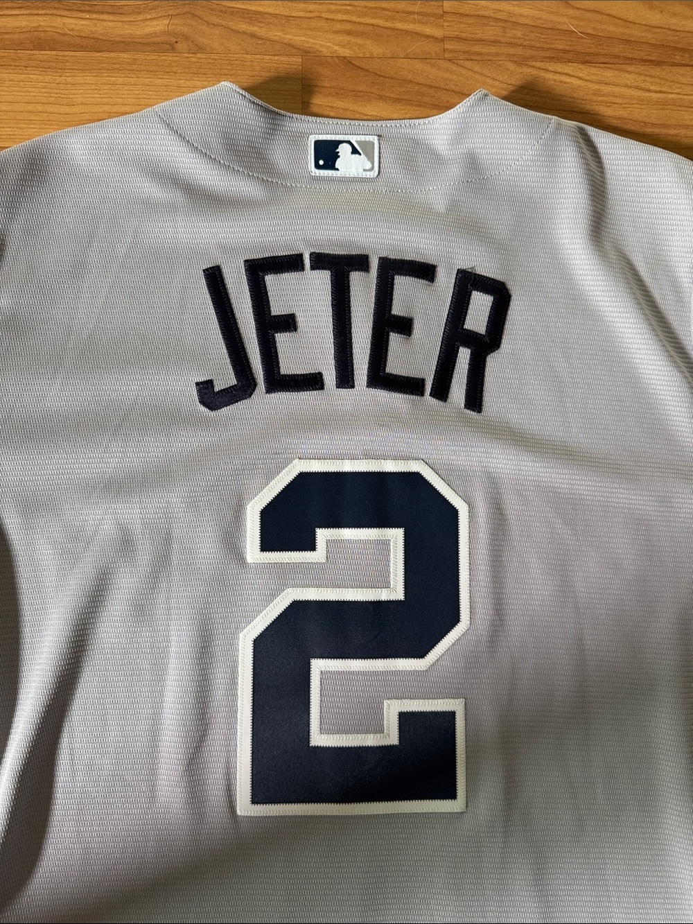 New York Yankees Derek Jeter Retro 2000’s Majestic Road Jersey - Picture 7 of 8
